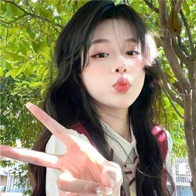 怪兽与女孩海报